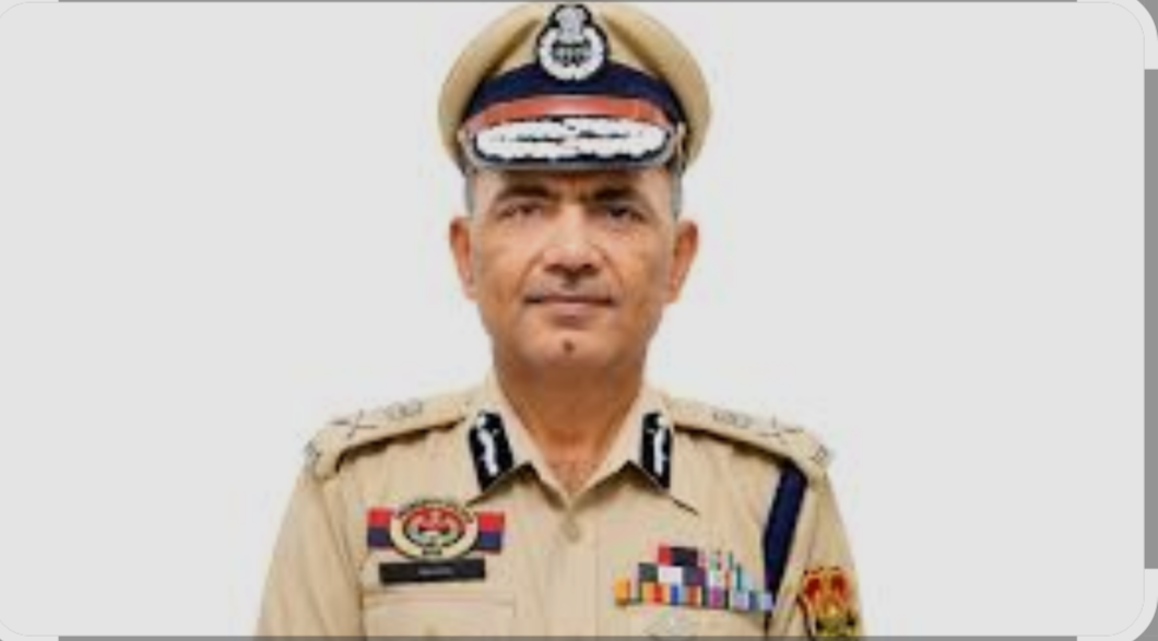 मौत की वजह पर सस्पेंस जारी, जांच में जुटी पुलिस और फोरेंसिक टीम
