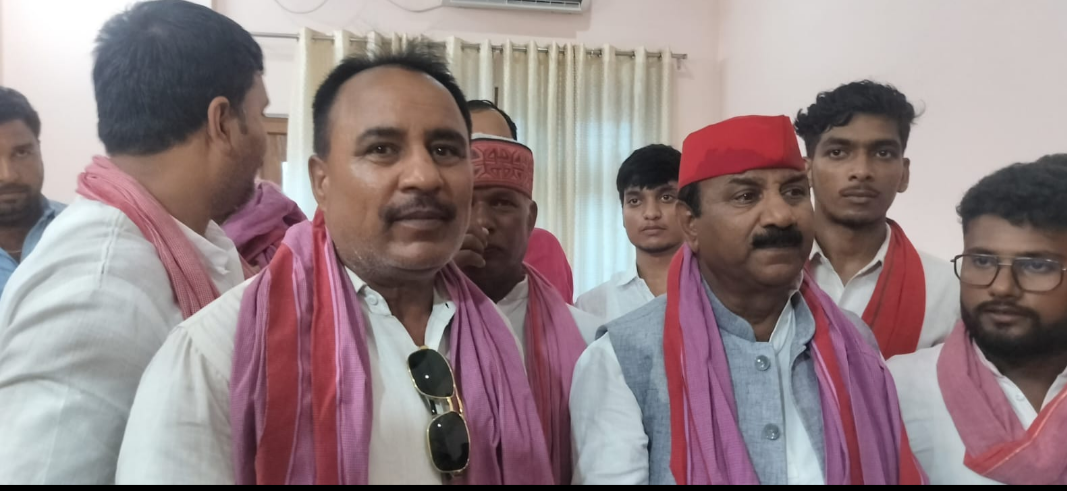2027 की आहट चकिया में उतरा सपा का PDA रथ, श्याम लाल पाल और पूर्व सैनिक राजेश्वर सिंह यादव ने संभाला मोर्चा