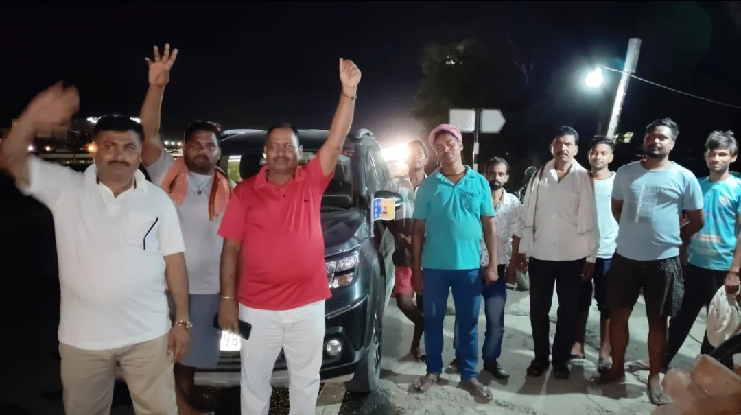 मुग़लसराय के पछफेडवां में भावी प्रत्याशी मुकेश शर्मा का तूफानी जनसंपर्क, मिला समर्थन