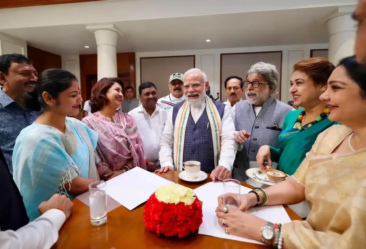 ममता-उद्धव गुट से आए सांसदों से बोले PM मोदी- 'चिंता की जरूरत नहीं, मैं साथ हूं', दिया PMO का सीधा एक्सेस
