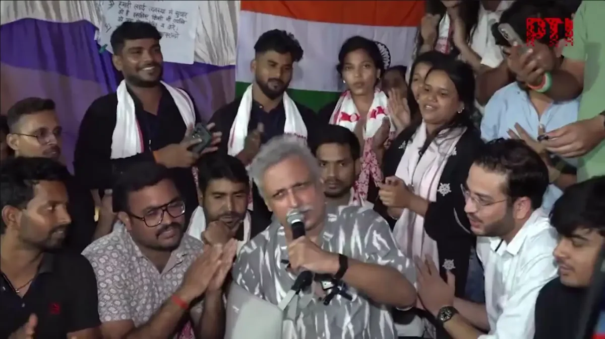 आरंभ है प्रचंड... रांची में छात्रों के बीच पहुंचे पीयूष मिश्रा, आंदोलन को मिला बड़ा समर्थन